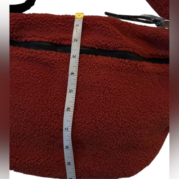 Free People/Cozy Red/Orange Sherpa Crossbody Sling Bag - Picture 10 of 10